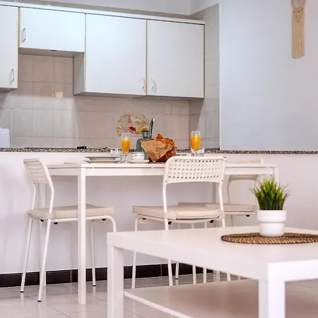 Zefiro - 500m To The By Lanzarote Puerto del Carmen (Lanzarote)