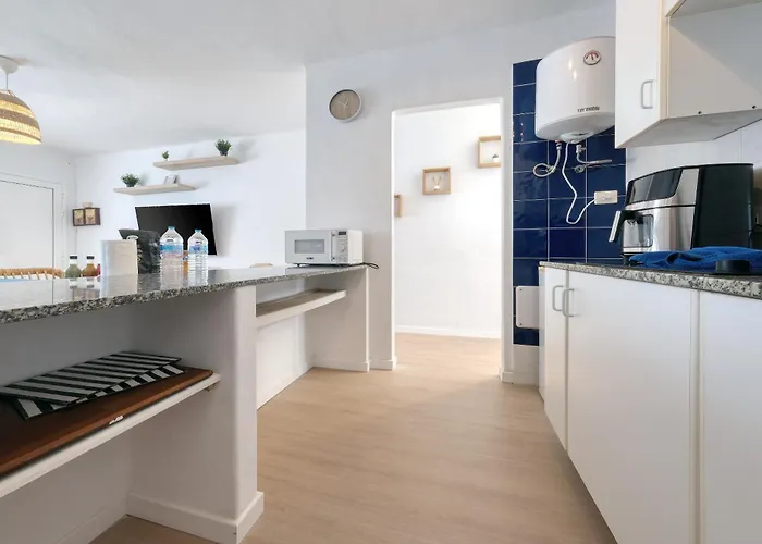 Zefiro - 500m To The By Lanzarote Дом отдыха *