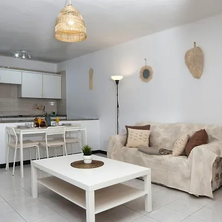 Zefiro - 500m To The By Lanzarote Puerto del Carmen (Lanzarote)